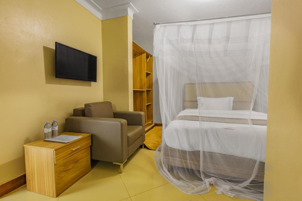 Santa Maria Hotel Entebbe Exterior photo