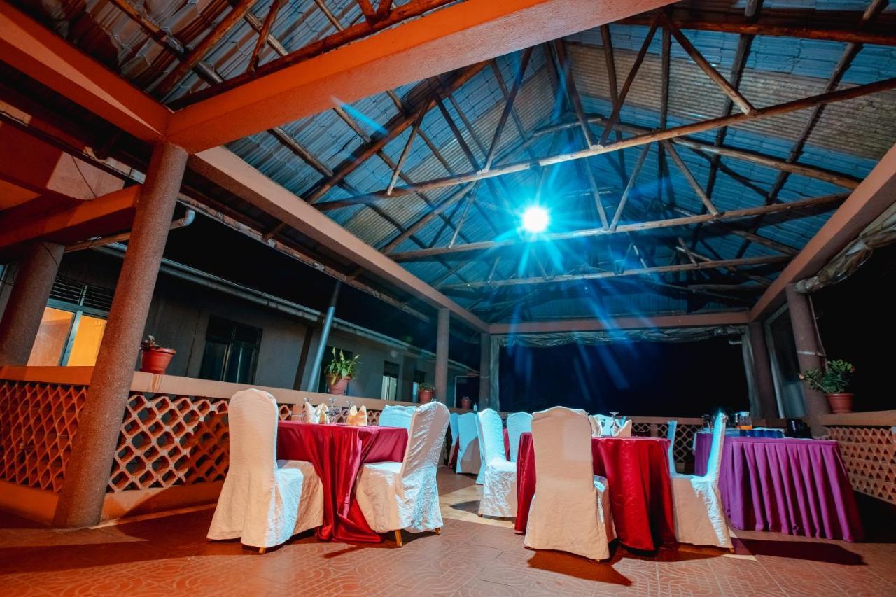 Santa Maria Hotel Entebbe Exterior photo