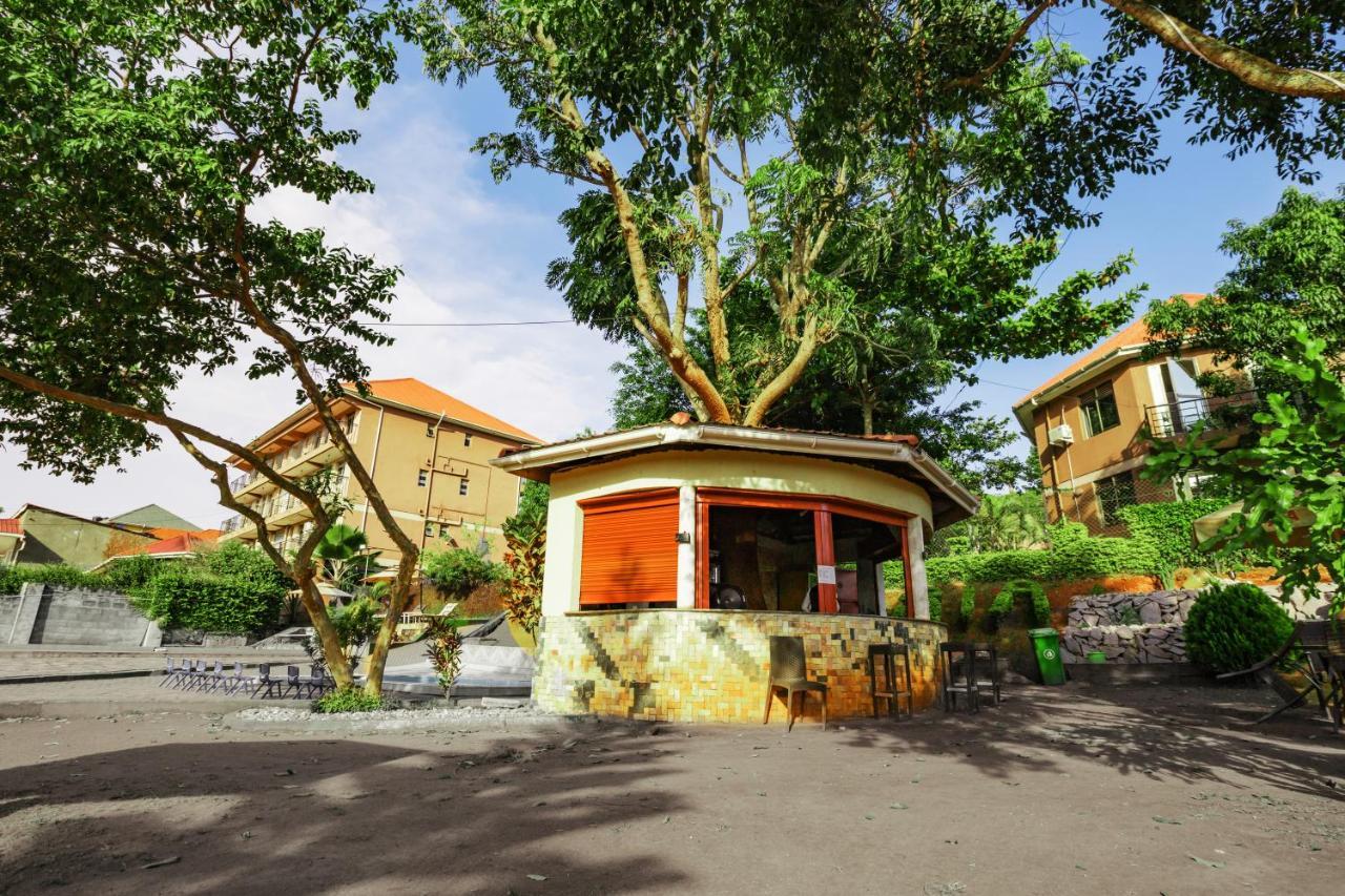 Santa Maria Hotel Entebbe Exterior photo