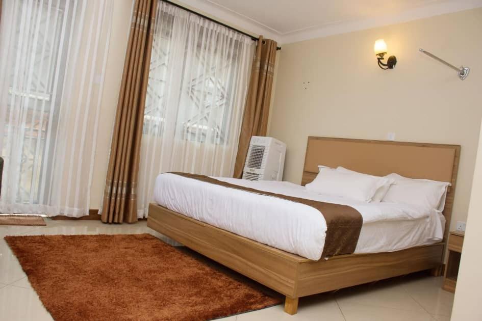 Santa Maria Hotel Entebbe Exterior photo
